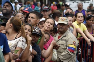 Según el informe de Paz Global, Venezuela profundizó la crisis económica desde 2014. (Crédito: JUAN BARRETO/AFP/Getty Images)
