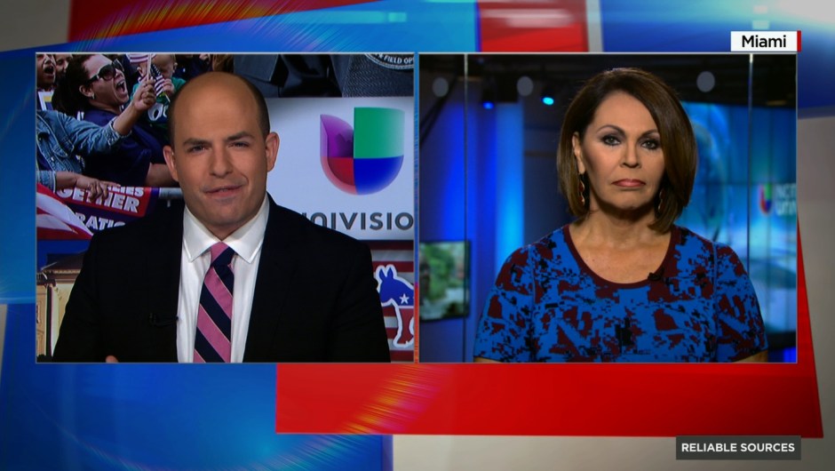 La presentadora de Univisión María Elena Salinas durante su entrevista con Brian Stelter en el programa de CNN "Reliable Sources".