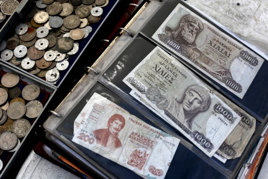 Muchos expertos temen que Grecia pronto podría tener que empezar a imprimir nuevas monedas y billetes de dracma.