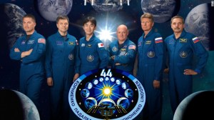 Misión espacial, de izquierda a derecha: Kjell Lindgren, Oleg Kononenko, Kimiya Yui, Scott Kelly, Gennady Padalka y Mikhail Kornienko. (Crédito: NASA)