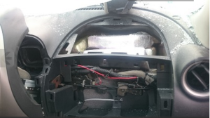 Autoridades encuentran 25 kilos de cocaína en el tablero donde debía estar el airbag México