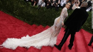 Kim Kardashian y Kanye West durante la gala 'China: una mirada a través del espejo' en el MET, NYC. 