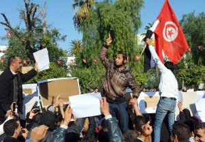 Protestas en Túnez en diciembre de 2011, en medio de la llamada 'Primavera Àrabe'. (Crédito: FETHI BELAID/AFP/Getty Images)