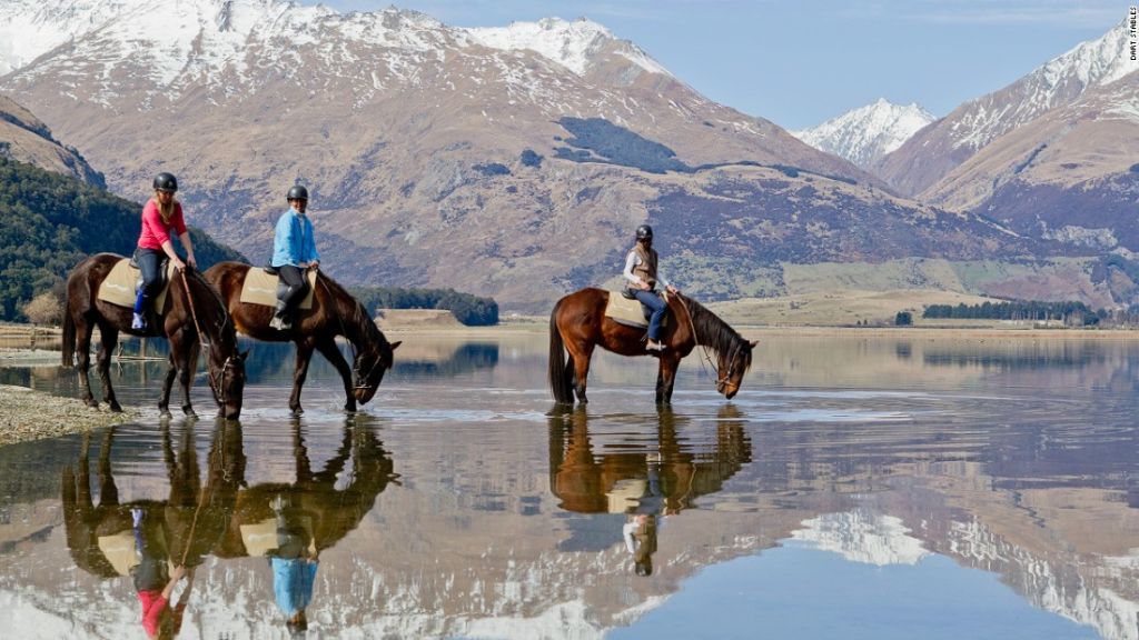 Un recorrido a caballo en la isla Sur de Nueva Zelanda te puede transportar a un mundo de fantasía.