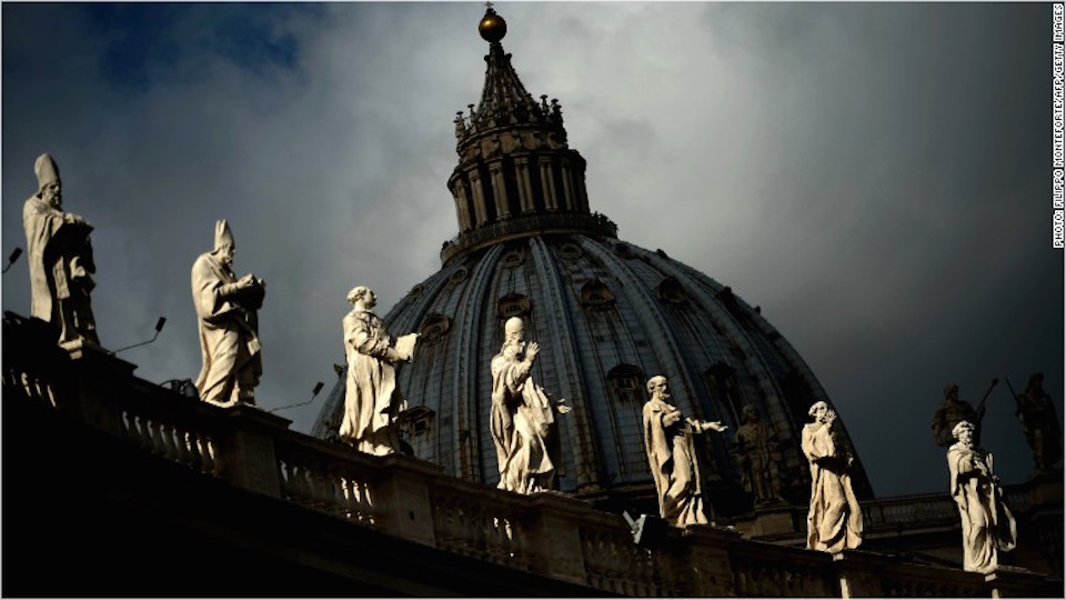 En 2010 la Iglesia Católica fue sacudida por un gran escándalo de lavado de dinero. 