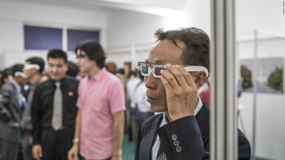 Exposición de Koryo Studio – 3DPRK es un proyecto de fotografía y una película documental de colaboración en 3D entre el fotógrafo Matjaž Tančič y Koryo Studio con sede en Beijing, el cual se especializa en arte norcoreano. Los visitantes de la exposición en Pionyang recibieron gafas 3D para ver las obras.