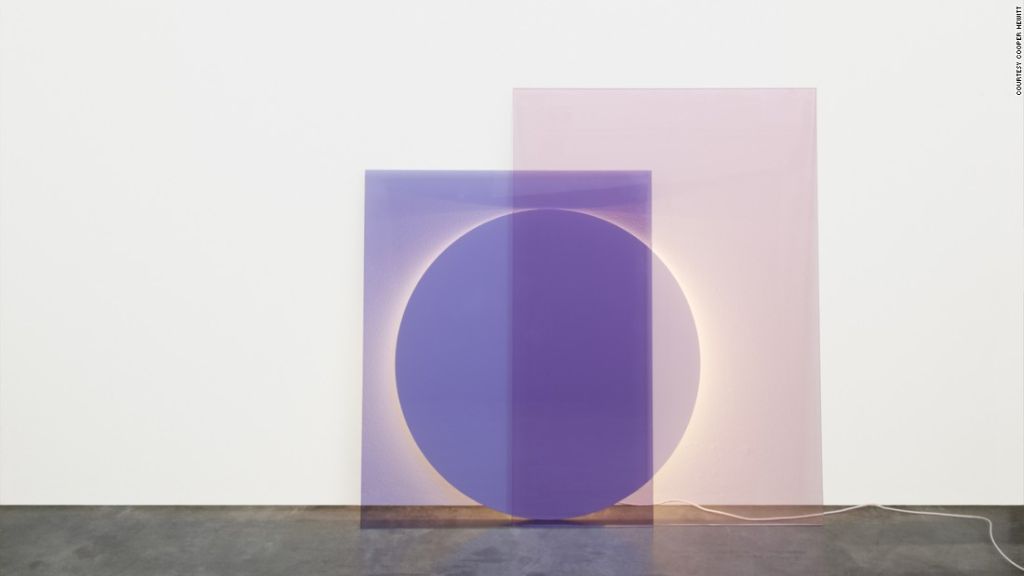 El compendio de luces de Daniel Rybakken imita la luz del día en una ventana.