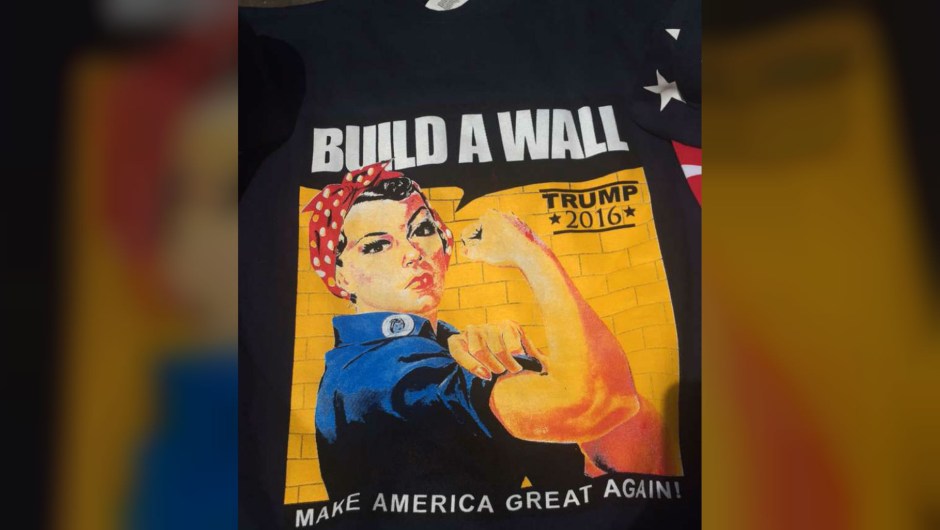 Estas son algunas de las camisetas alusivas a Donald Trump que se venden en los alrededores de la Convención Nacional Republicana en Cleveland. El precio: 20 dólares. Crédito: Marysabel Huston-Crespo/CNN