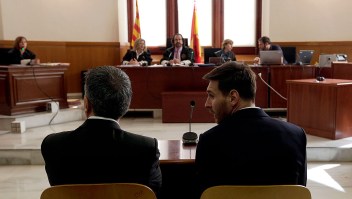 BARCELONA, SPAIN - JUNE 02: Lionel Messi (R) of FC Barcelona and his father Jorge Horacio Messi seen inside the court during the third day of the trial on June 2, 2016 in Barcelona, Spain. Lionel Messi and his father Jorge Messi, who manages his financial affairs, are accused of defrauding the Spanish Tax Agency of 4.1 million Euros ($4.6 million, £3.2 million) by using companies based in tax havens such as Belize and Uruguay to conceal earnings from image rights during years 2007 to 2009. (Photo by Alberto Estevez - Pool/Getty Images)