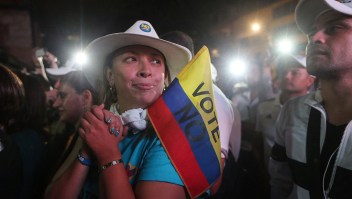 BOGOTA, COLOMBIA - OCTOBER 02: 'No' supporters gather at a rally following their victory in the referendum on a peace accord to end the 52-year-old guerrilla war between the FARC and the state on October 2, 2016 in Bogota, Colombia. The guerrilla war is the longest-running armed conflict in the Americas and has left 220,000 dead. The plan called for a disarmament and re-integration of most of the estimated 7,000 FARC fighters. Colombians have voted to reject the peace deal in a very close vote. (Photo by Mario Tama/Getty Images)