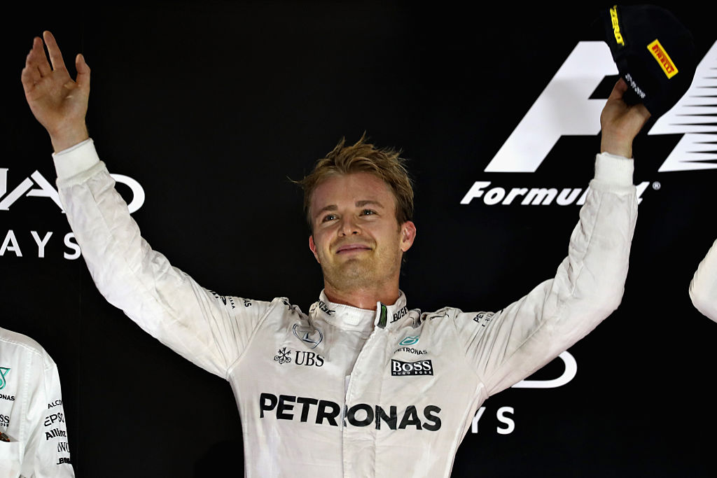 El piloto alemán Nico Rosberg, de la escudería Mercedes, al ganar el campeonato mundial en Abu Dhabi, el 27 de noviembre de 2016. (Crédito: Thompson/Getty Images)