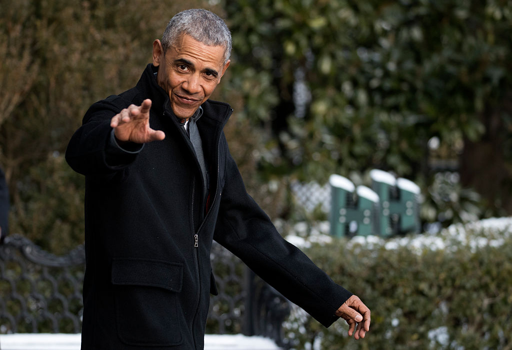 WASHINGTON, DC - JANUARY 07: President Barack Obama walks to Marine One on the South Lawn of the White House on January 7, 2017 in Washington, DC. President Obama Will be attending a wedding in Florida. (Photo by Shawn Thew - Pool/Getty Images)