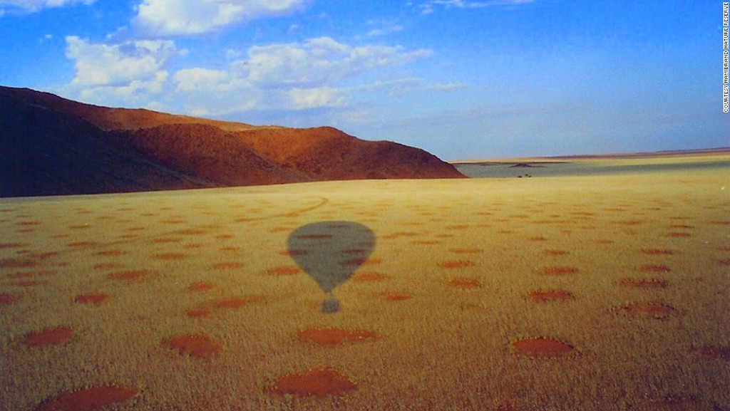 namibia-fairy-circles-balloon-shadow