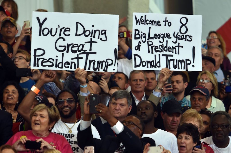 Simpatizantes de Trump en Melbourne, Florida. (NICHOLAS KAMM/AFP/Getty Images)