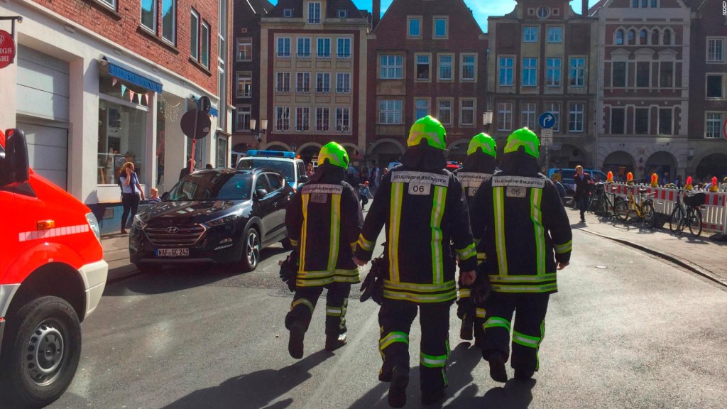 Un vehículo embiste a peatones en Münster, Alemania
