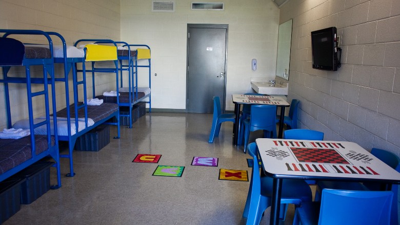 Una foto de julio de 2014 muestra una habitación dentro del Centro Residencial del Condado de Karnes.