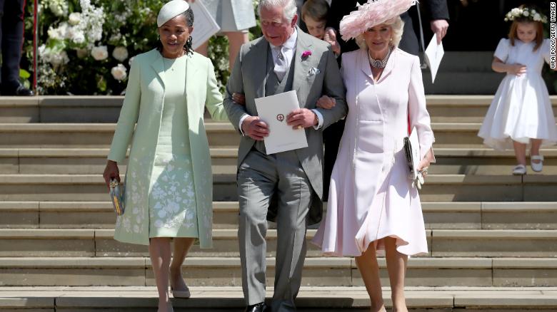 Doria Ragland, el Príncipe Carlos y su esposa Camilla, Duquesa de Cornualles después de la boda del sábado.