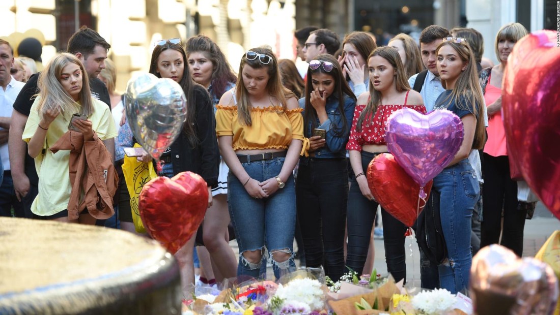 Homenaje a las víctimas del atentado de Manchester