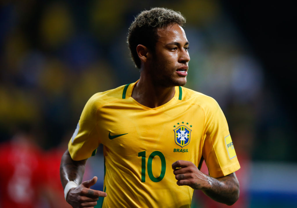 SAO PAULO, BRAZIL - OCTOBER 10: Neymar of Brazil in action during the match between Brazil and Chile for the 2018 FIFA World Cup Russia Qualifier at Allianz Parque Stadium on October 10, 2017 in Sao Paulo, Brazil. (Photo by Alexandre Schneider/Getty Images)