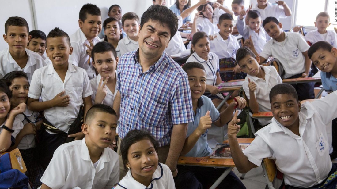 Jeison Aristizábal "cambia el mundo" de niños discapacitados en Colombia