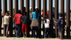 Familias dicen que son separadas en la frontera con EE.UU.