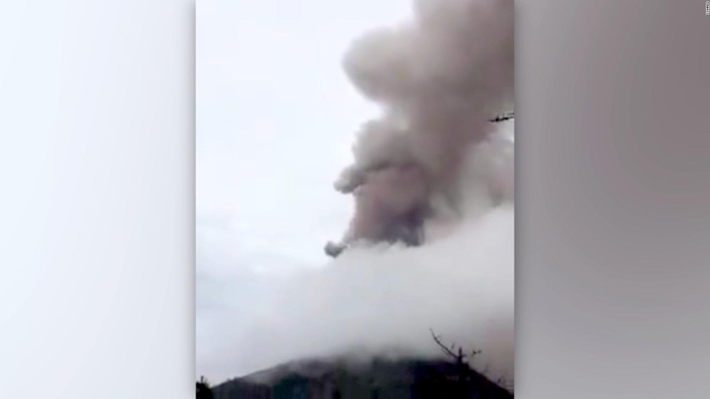 Así ruge el Volcán de Fuego en Guatemala