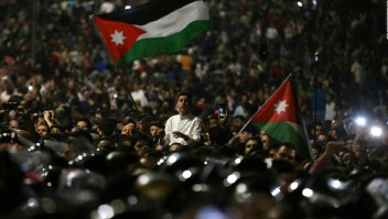 Primer ministro de Jordania renuncia tras protestas