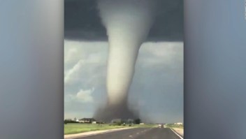 Impresionantes imágenes de tornados en Wyoming