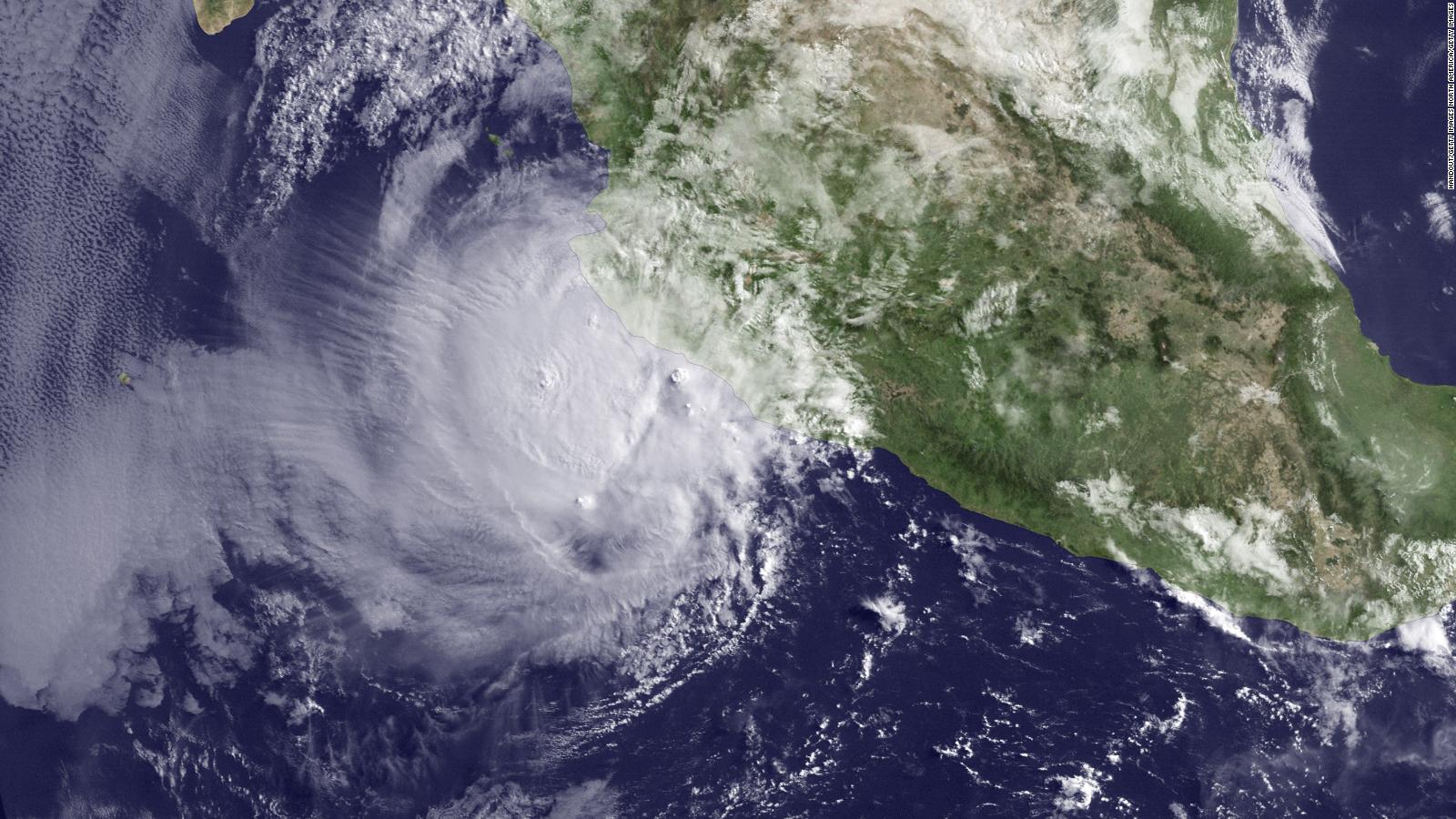 Huracán Bud alcanzaría categoría 4 en su camino a Baja California