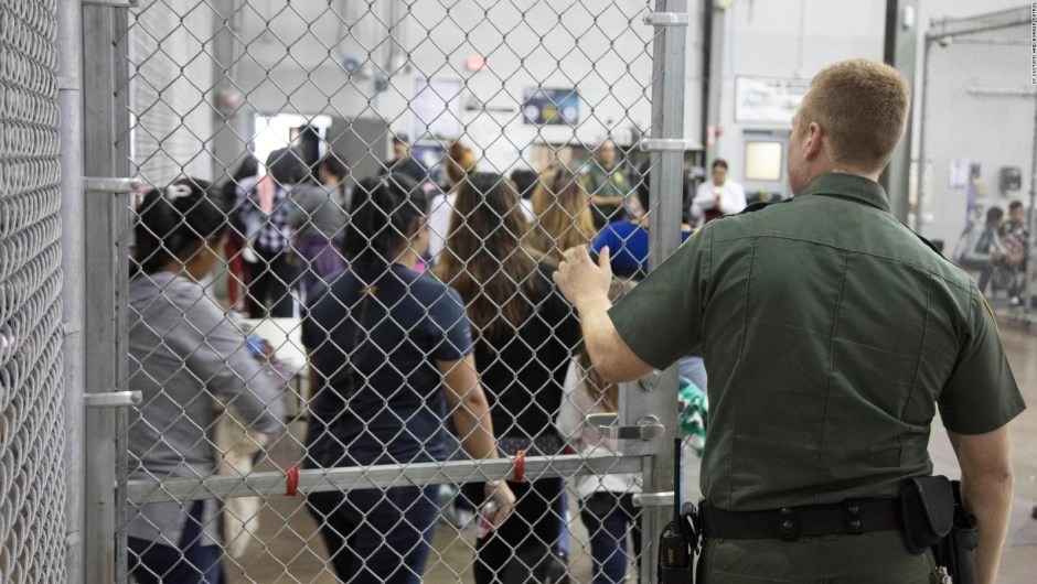 Mira las fotos de los menores indocumentados detenidos en la frontera de EE.UU.
