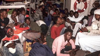 Lifeline, el buque con cientos de migrantes que nadie quiere recibir