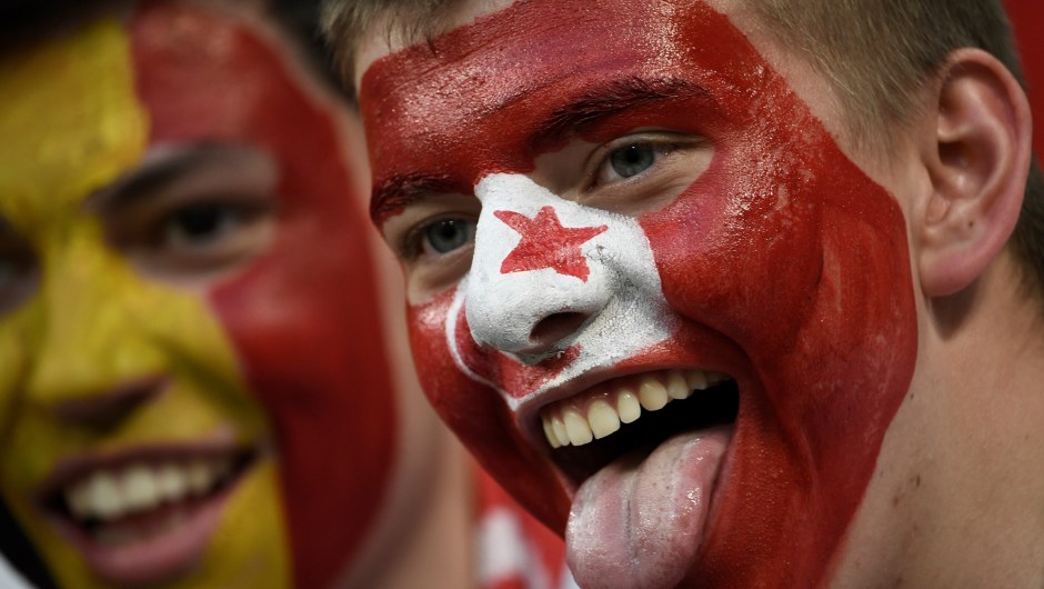 Un fanático de Túnez posa antes del partido ante Panamá. (Crédito: FILIPPO MONTEFORTE/AFP/Getty Images)