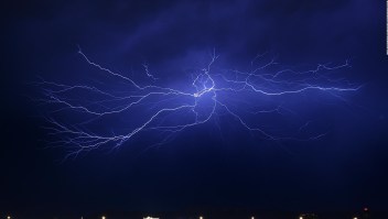 Cómo prevenir el impacto de un rayo durante una tormenta eléctrica