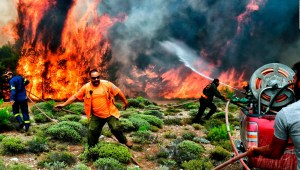 Gobierno griego declara 3 días de duelo por incendios