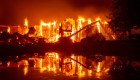 Las llamas amenazan a 95.000 personas en California