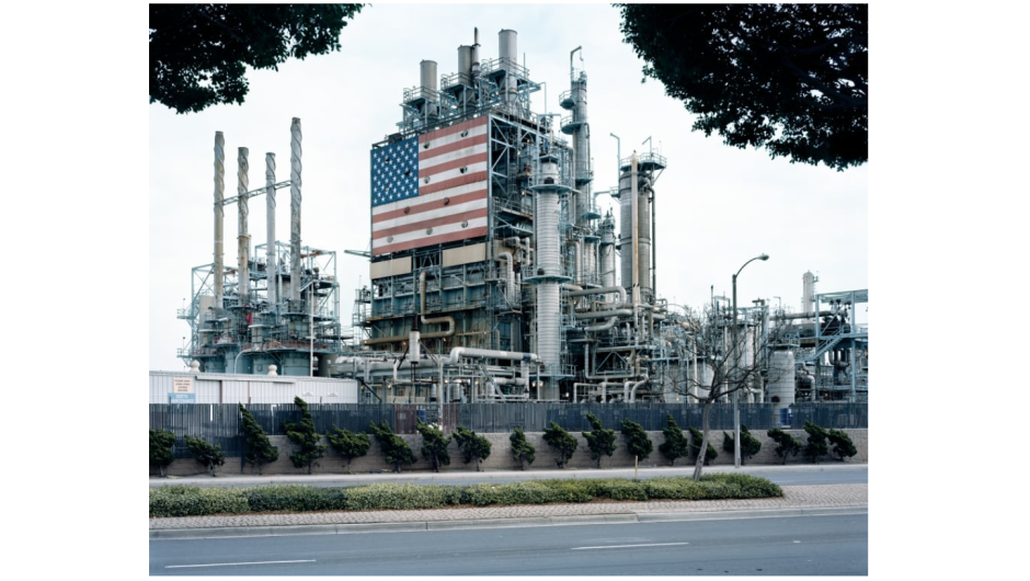 "BP Carson Refinery" (2007) por Mitch Epstein