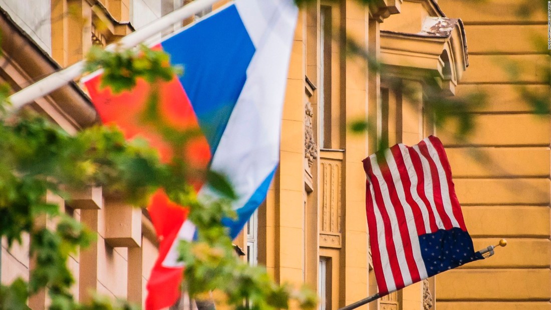 #MinutoCNN: Supuesta espía rusa trabajó durante años en la embajada de EE.UU. en Moscú