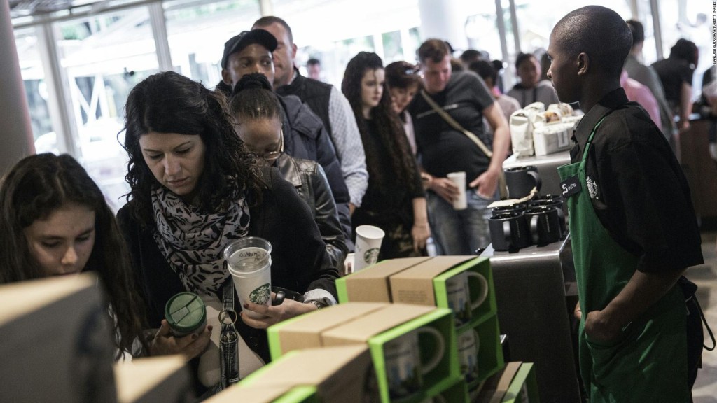 #ElDatoDeHoy: empleados de Starbucks participarán en tareas benéficas