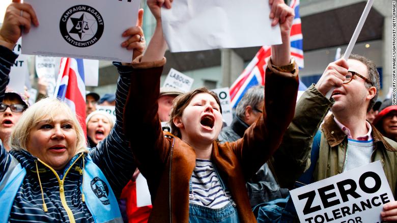 Manifestantes contra el antisemitismo en el Partido Laborista británico. (Crédito: David Cliff/SOPA Images/LightRocket via Getty Images)
