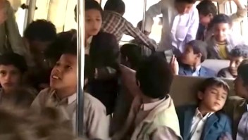 Video muestra el autobús escolar minutos antes de explotar en Yemen