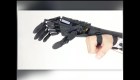 Mano robótica simula movimientos humanos
