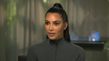 Kim Kardashian insiste en la revisión de condenas