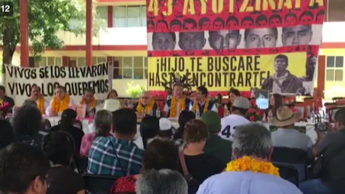 Familiares estudiantes de Ayotzinapa buscan justicia