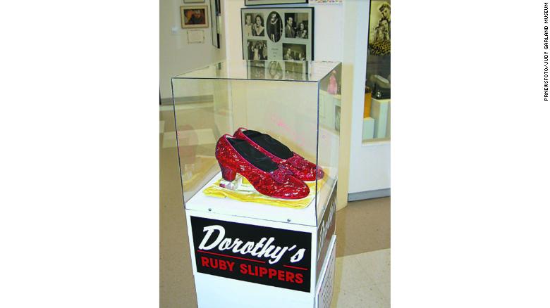 Los zapatos fueron robados en 2005 del Museo Judy Garland en Grand Rapids, Minnesota. (Crédito: PRNewsFoto/Judy Garland Museum)