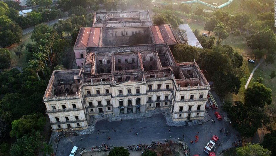 Protestas tras incendio del Museo Nacional de Río de Janeiro