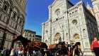 Multas para turistas que coman en las calles de Florencia
