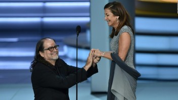 Sorpresiva propuesta de matrimonio en los premios Emmy