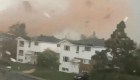 Tornado descarga su furia sobre un vecindario en Canadá
