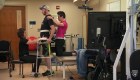 Paciente discapacitado logra caminar gracias a la ciencia