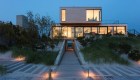 Esta casa de playa puede sobrevivir los azotes de un huracán
